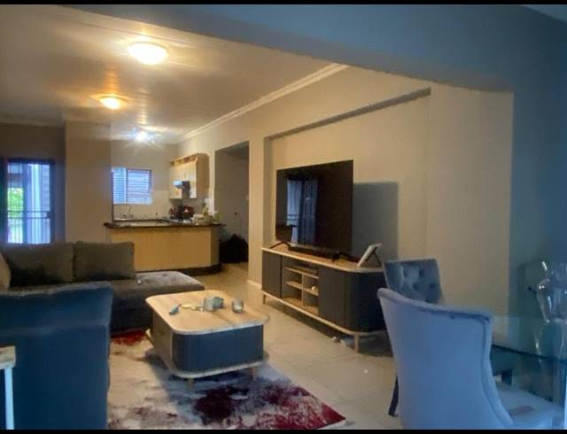 2 BEDROOM APARTMENT FOR SALE IN LONEHILL